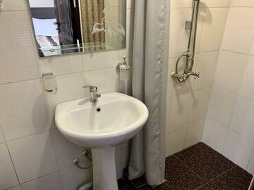Фото номера Номер стандарт в коттедже с кухней Отель Горский Дом г. Домбай 14